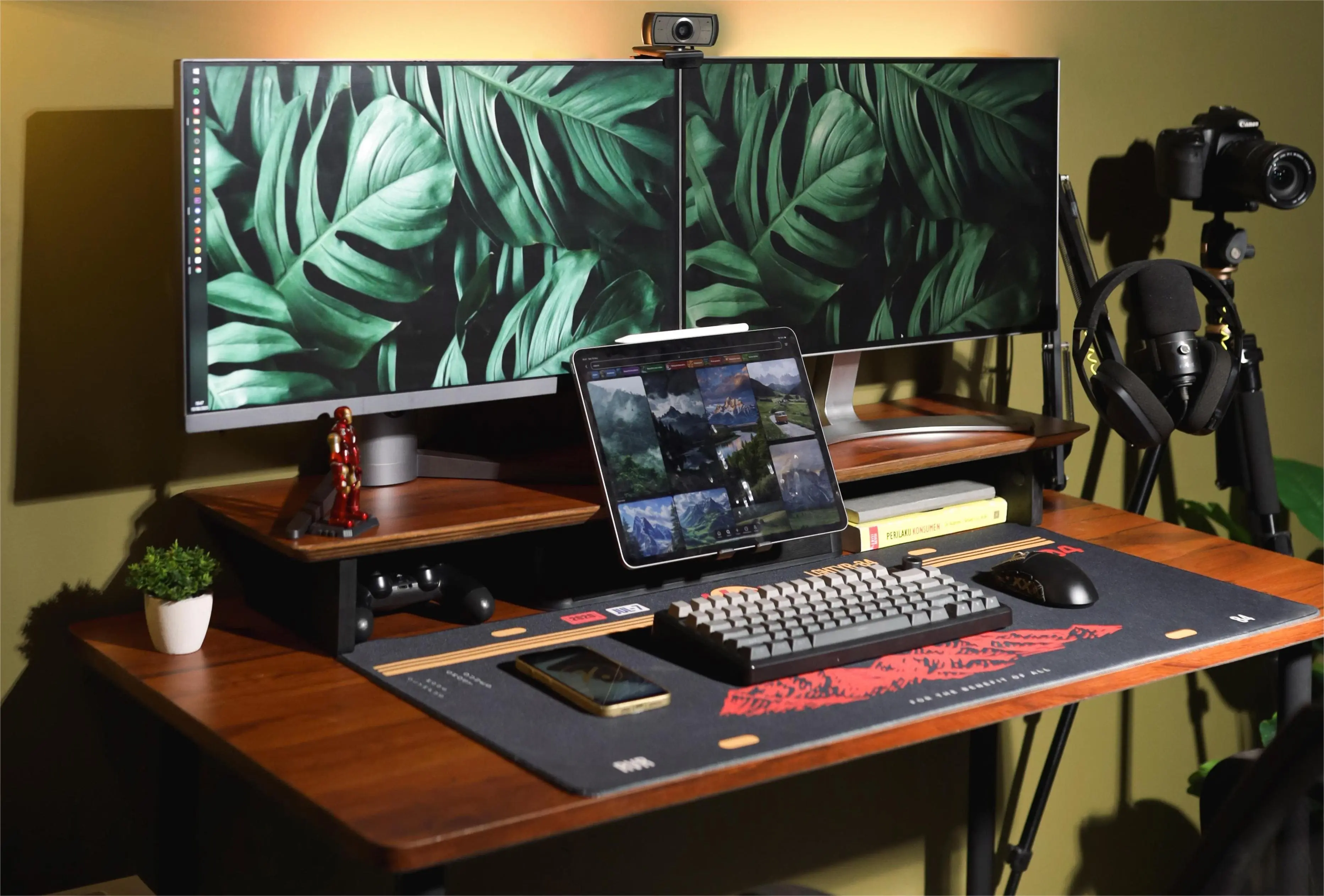 Khayou Set Desk Featured